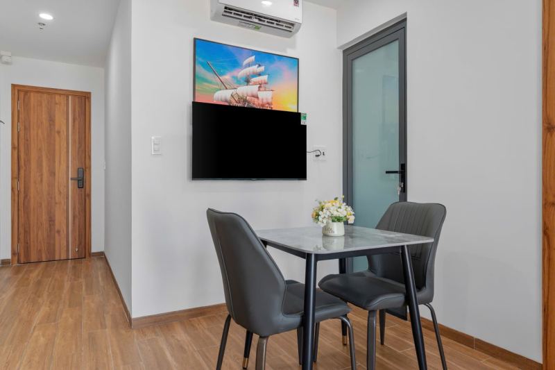 1-bedroom apartment with balcony on Nguyen Thien Ke street