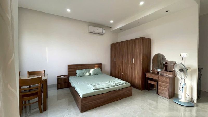 Studio Apartment with Balcony on Mai Thuc Lan Street