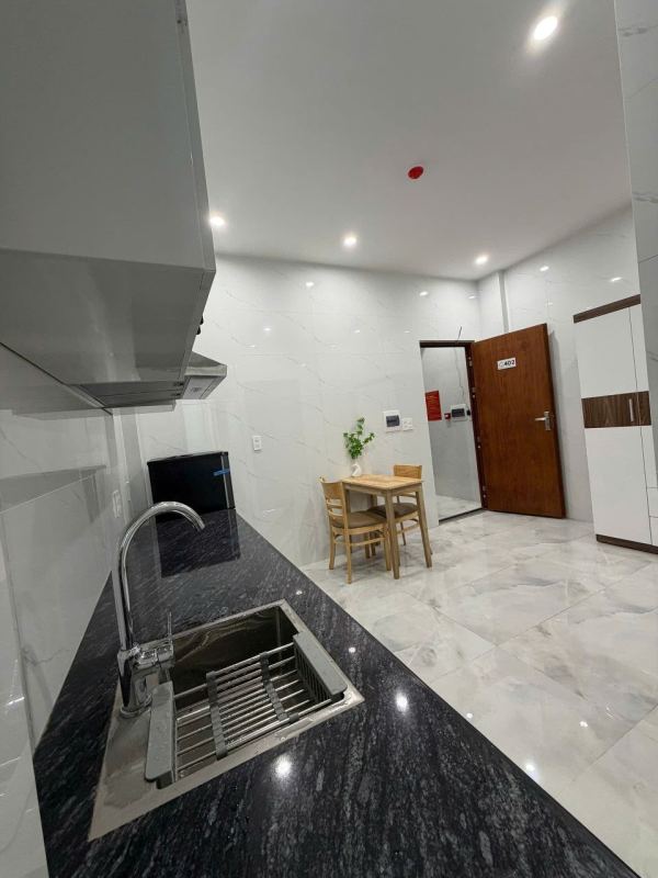 1-Bedroom Apartment with Balcony in Khue My