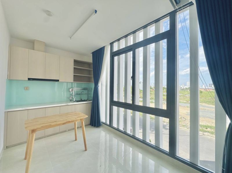 New Studio with Front‑Facing Balcony