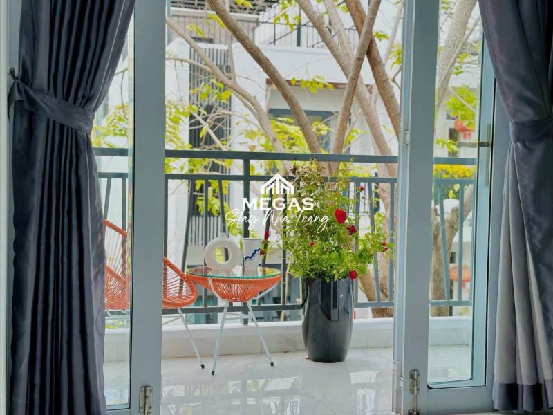 Apartment with Balcony in Ha Quang 1