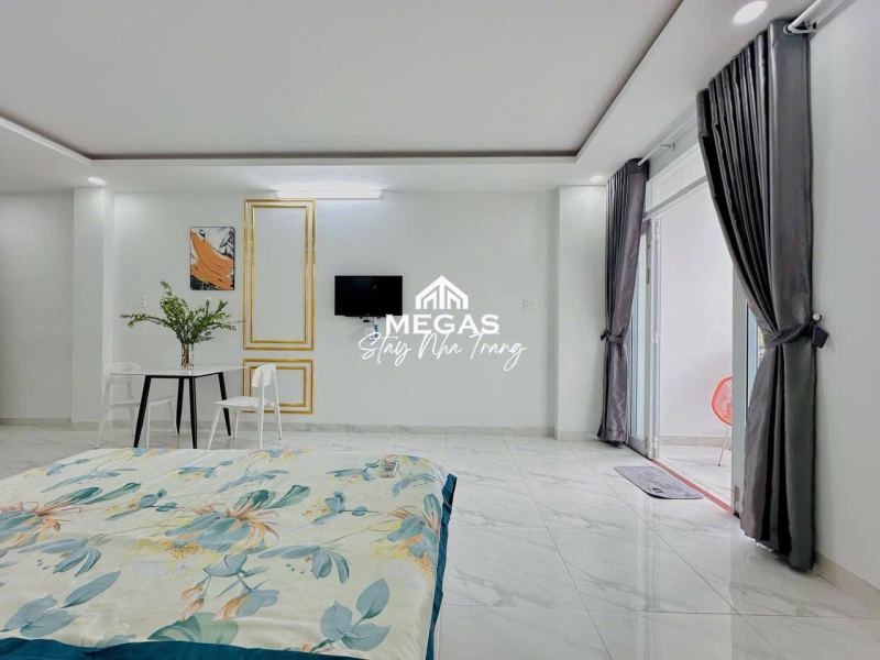 Apartment with Balcony in Ha Quang 1