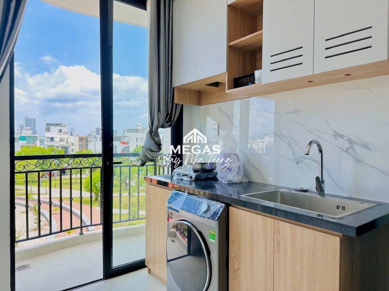 1 Bedroom Apartment with Street View Balcony in Nha Trang