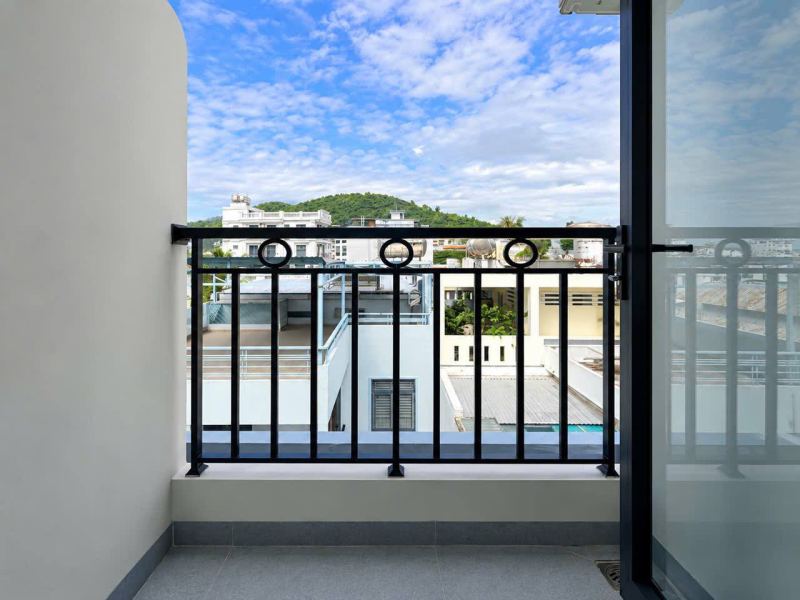 Fully Furnished Apartment in Hon Chong