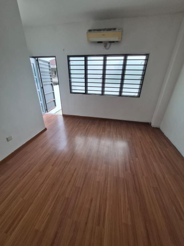 3 Bedroom Apartment in Pangsapuri Sri Meranti