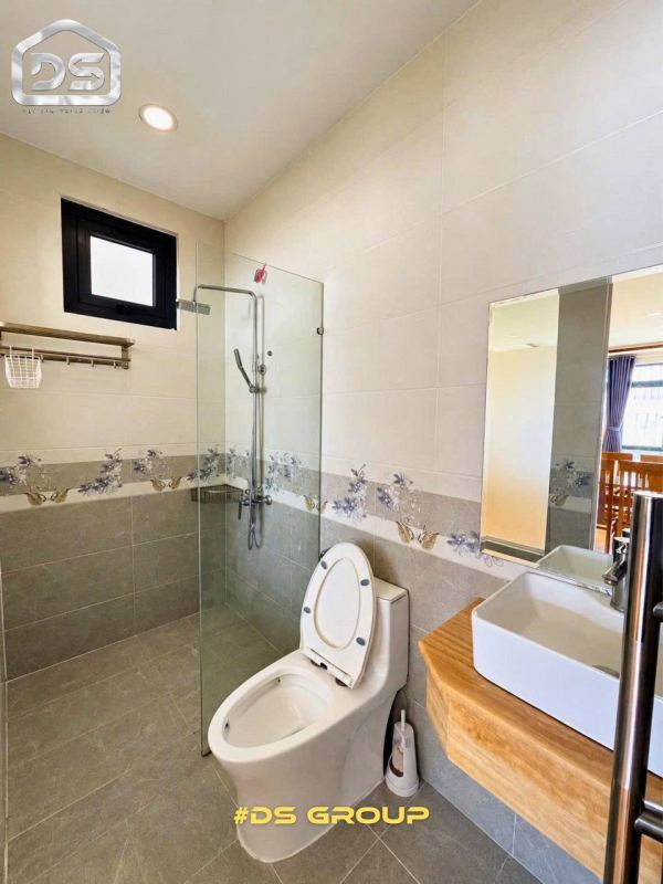 1 Bedroom Apartment with Balcony and River View