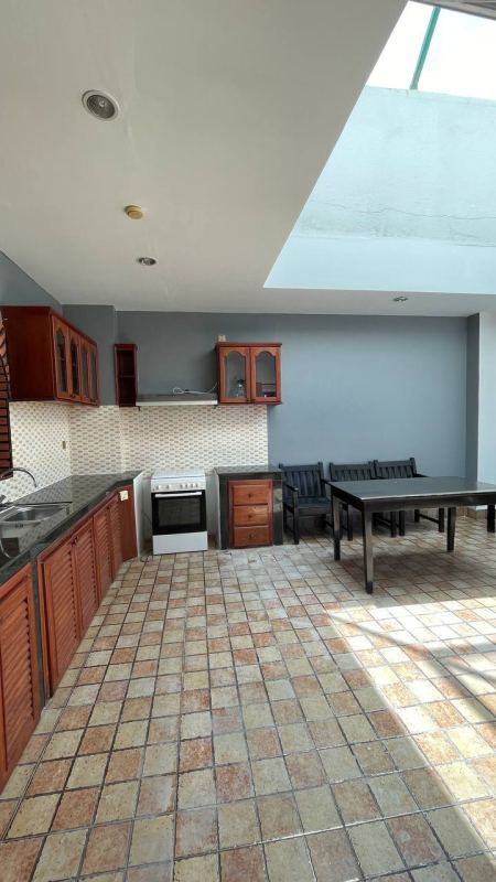 3 Bedroom Penthouse Apartment Near Independence Monument