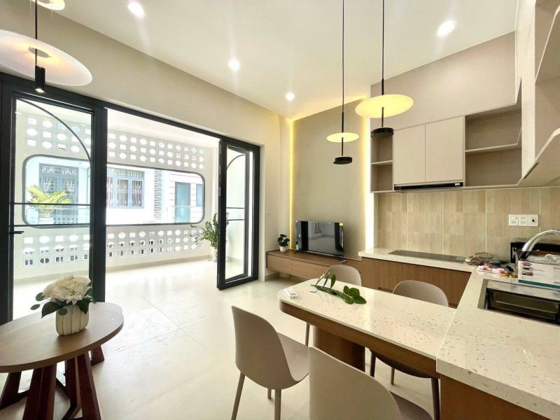 2‑Bedroom House with Balcony in Vinh Fyok