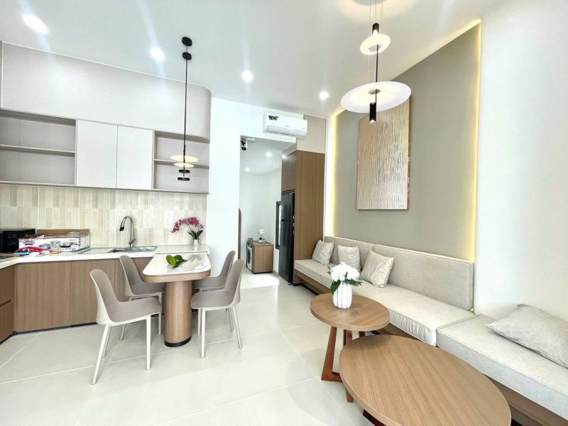 2‑Bedroom House with Balcony in Vinh Fyok