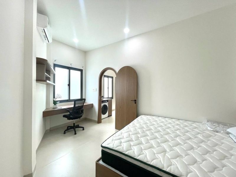 2‑Bedroom House with Balcony in Vinh Fyok