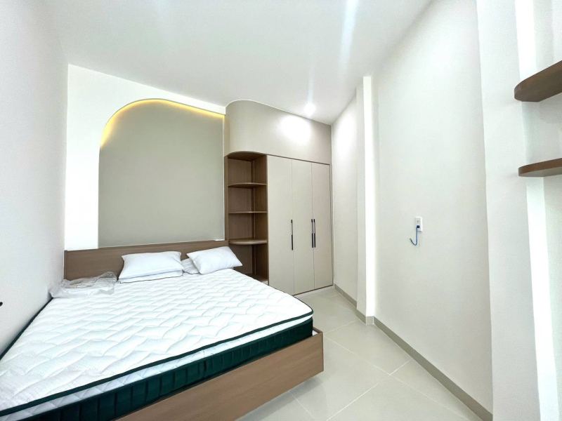 2‑Bedroom House with Balcony in Vinh Fyok