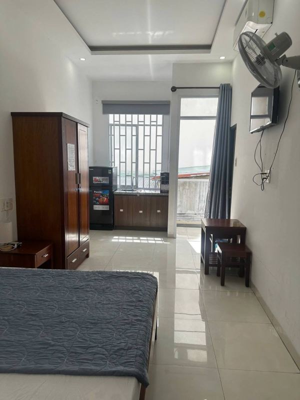 Apartment with Balcony on Ly Nam De Street