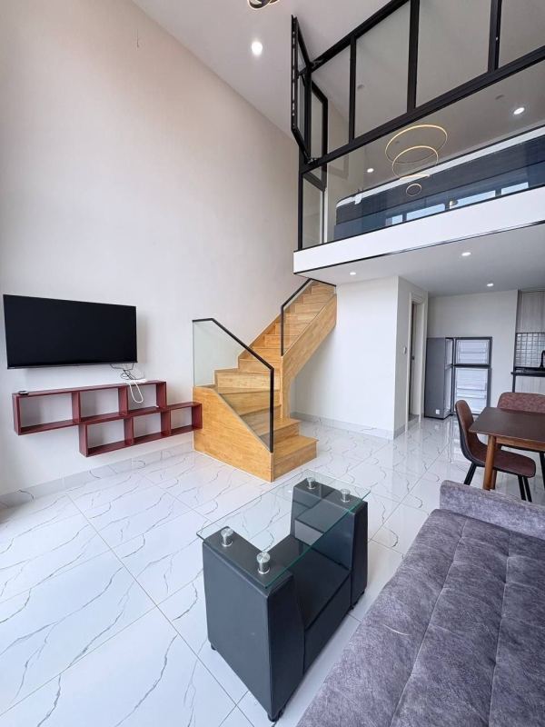 2 Bedroom Apartment in Condo L Tower