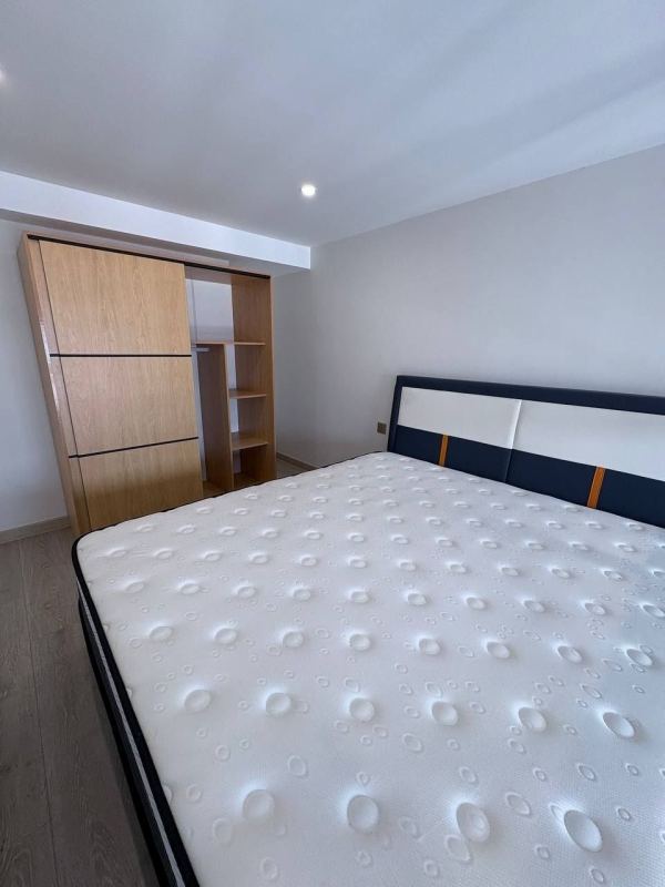 2 Bedroom Apartment in Condo L Tower