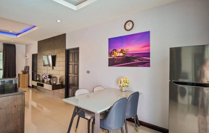 2 Bedroom Villa with Private Pool in Chalong