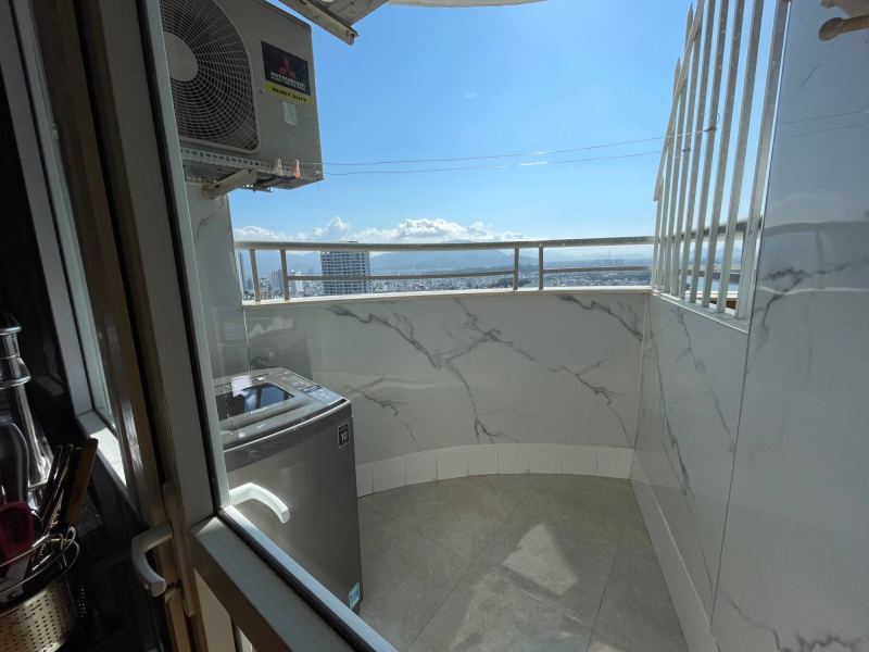 Corner 2‑Bedroom Apartment in Muong Thanh 04