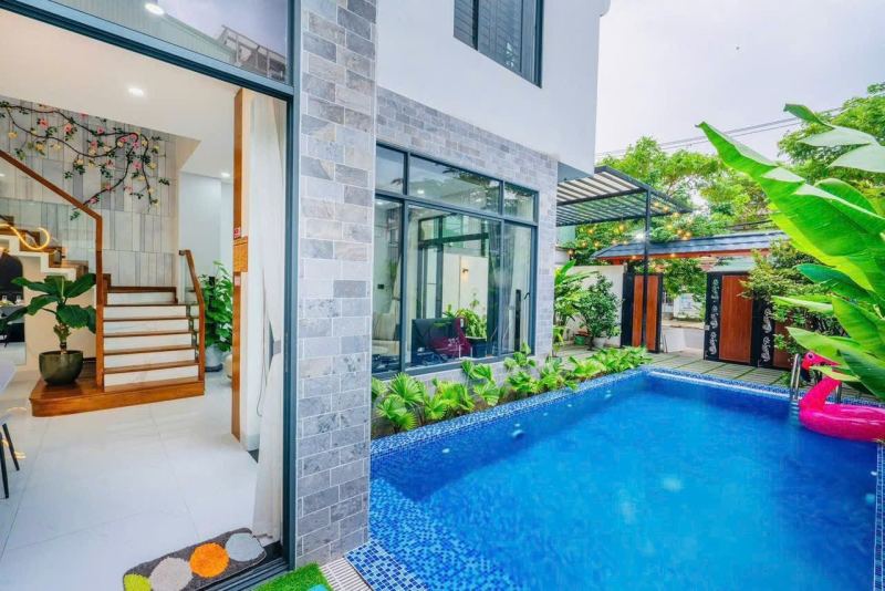4-Bedroom Villa with Pool in Tho Quang