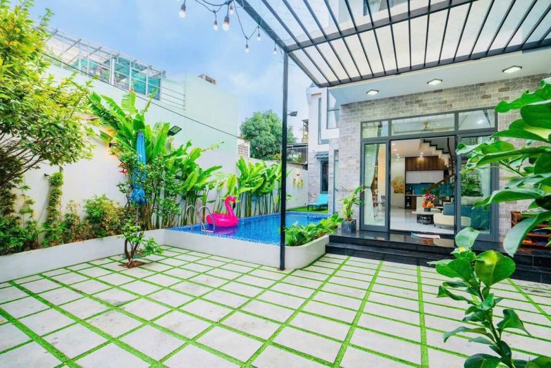4-Bedroom Villa with Pool in Tho Quang
