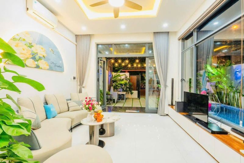 4-Bedroom Villa with Pool in Tho Quang