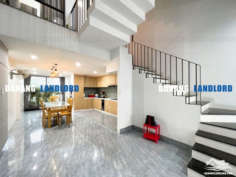 5 Bedroom House near Crowne Plaza in Ngu Hanh Son