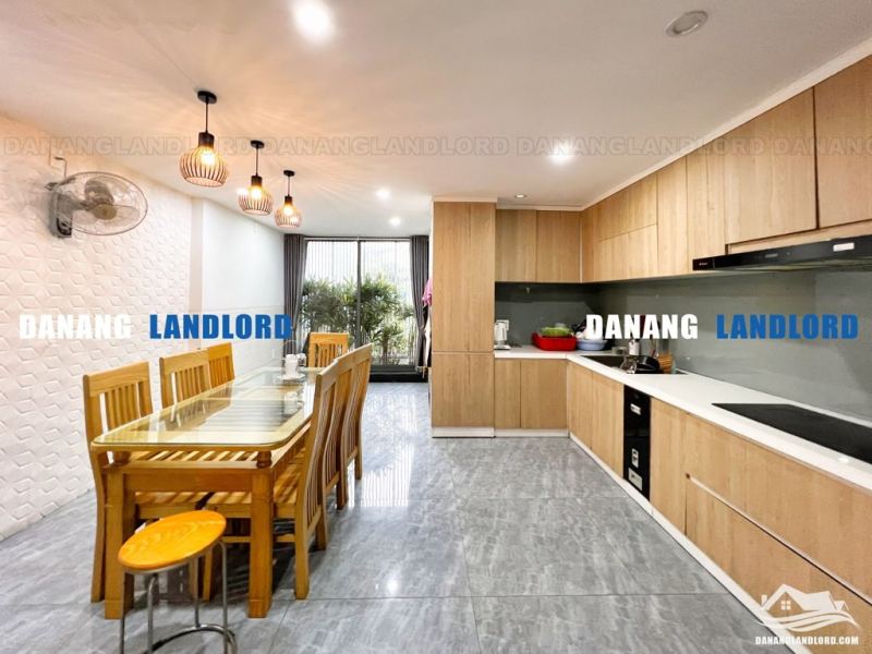 5 Bedroom House near Crowne Plaza in Ngu Hanh Son