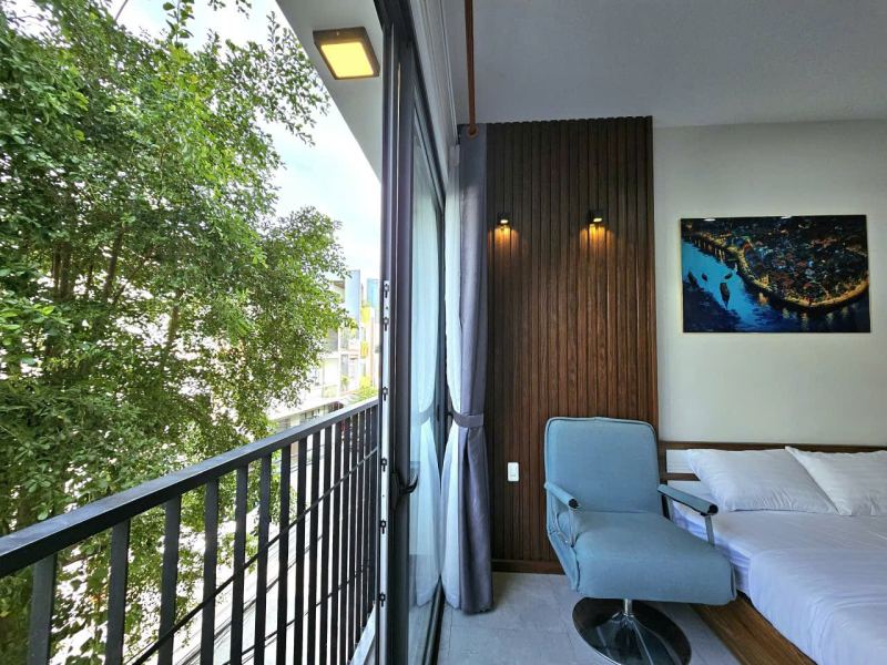 Studio with Balcony
