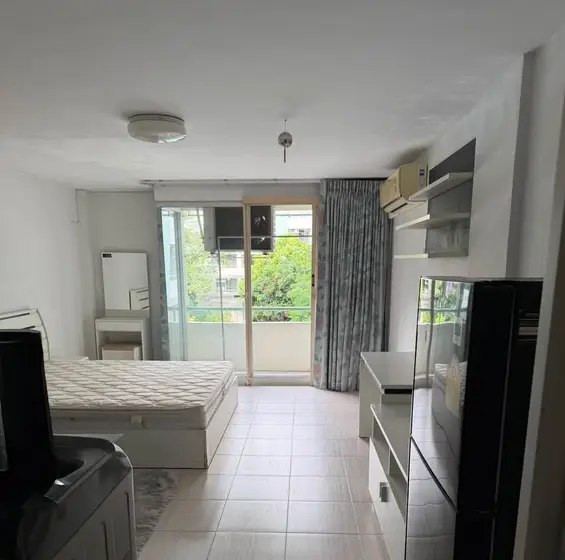 Fully Furnished Condo Near MRT Lat Phrao