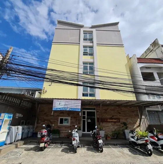 1st Floor Dormitory Room in Huai Khwang