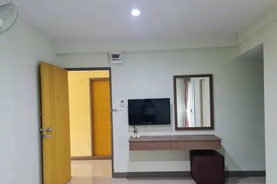 1st Floor Dormitory Room in Huai Khwang