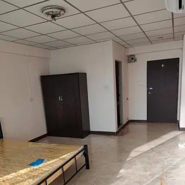 10th Floor Condo with Parking in TP Condo Town