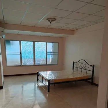 10th Floor Condo with Parking in TP Condo Town