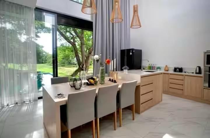 5 Bedroom House for Short‑Term Rent