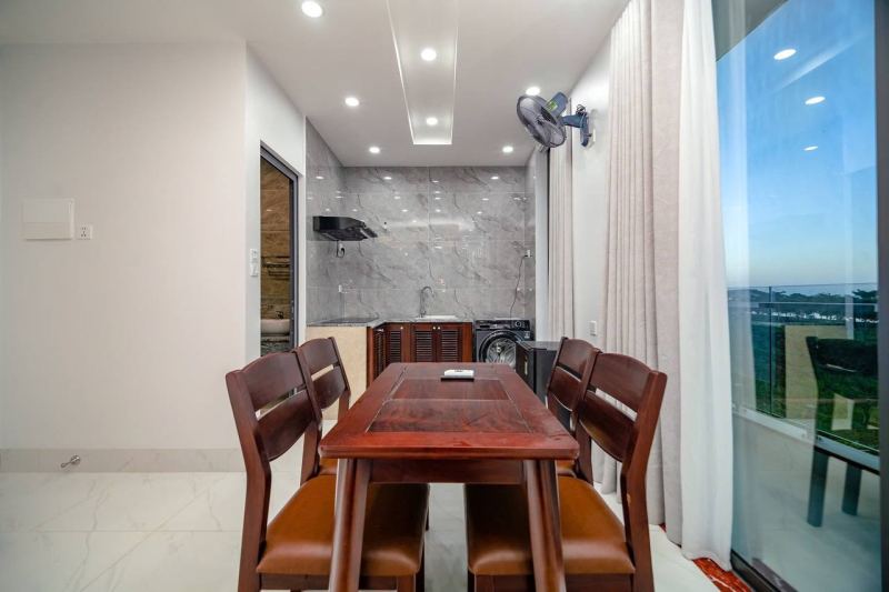 Furnished Studio Apartment with Balcony in Vinh Hoa