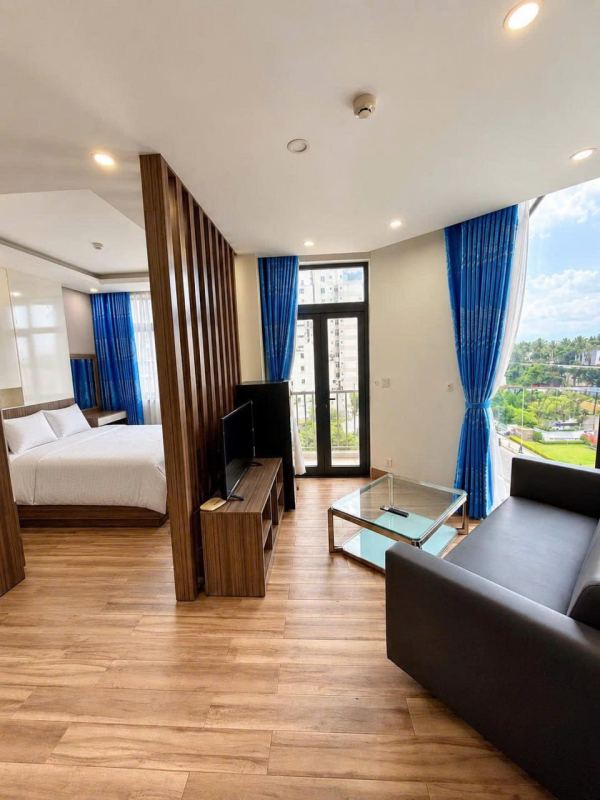 Studio with balcony on Vo Nguyen Giap, My An