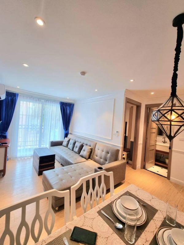 2BR condo in Doz with pool view